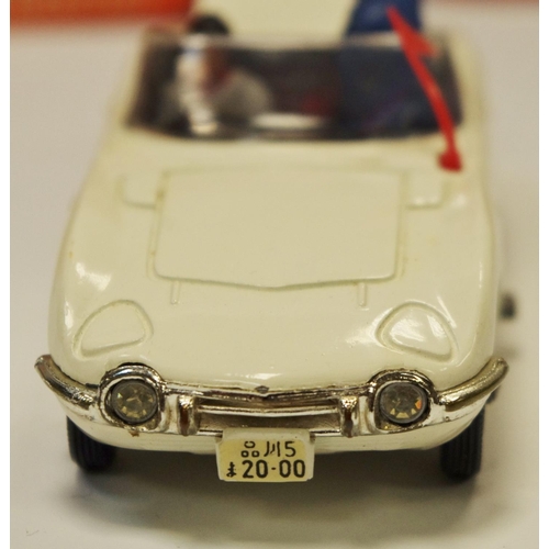 106 - Corgi 336 ''James Bond'' Toyota 2000 GT taken from the film ''You Only Live Twice'' - white body, bl... 