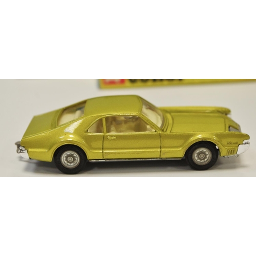 118 - Corgi 276 Oldsmobile Toronado - lime body, cream interior, chrome trim, grey plastic tow hook, Golde... 