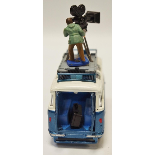 123 - Corgi 479 Commer Mobile Camera Van ''Samuelson Film Service Limited'' - blue, white, spun hubs, silv... 