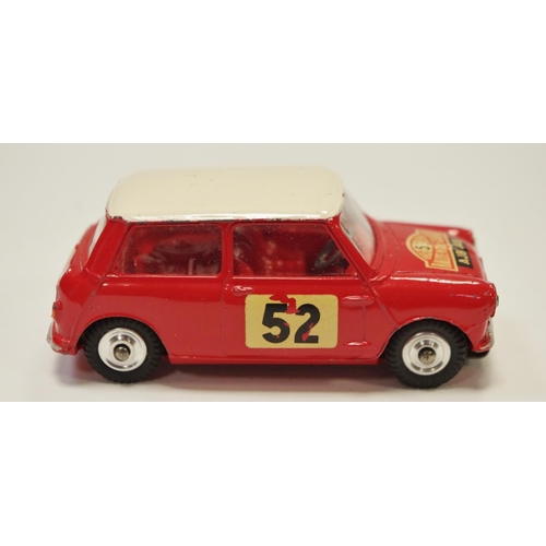 132 - Corgi 321 BMC Mini Cooper S ''Rallye Monte Carlo'' - red including interior, white roof, spun hubs, ... 