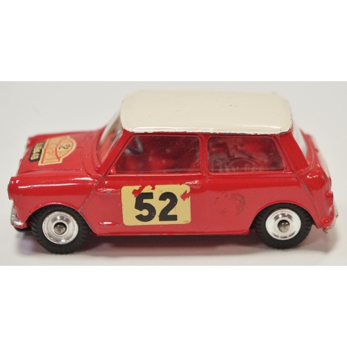 132 - Corgi 321 BMC Mini Cooper S ''Rallye Monte Carlo'' - red including interior, white roof, spun hubs, ... 