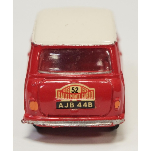 132 - Corgi 321 BMC Mini Cooper S ''Rallye Monte Carlo'' - red including interior, white roof, spun hubs, ... 