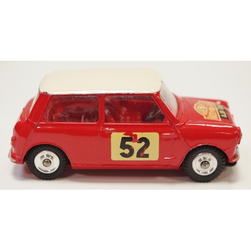 132 - Corgi 321 BMC Mini Cooper S ''Rallye Monte Carlo'' - red including interior, white roof, spun hubs, ... 