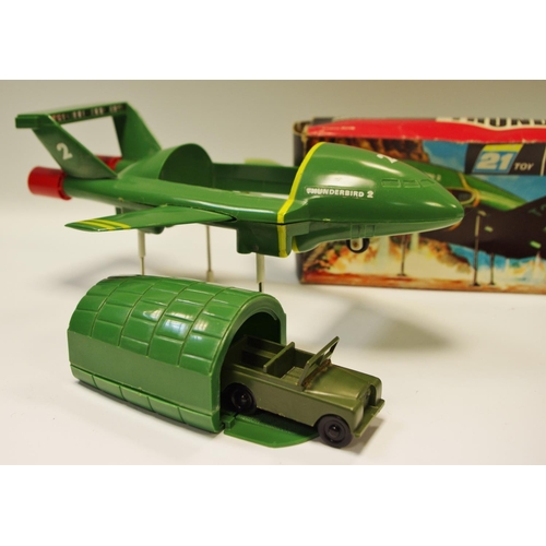 140 - Century 21 Toys ''Thunderbirds'' - Thunderbird 2 - friction issue - finished in green, red thrusters... 