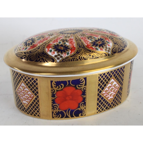 113 - A Royal Crown Derby 1128 pattern oval trinket box