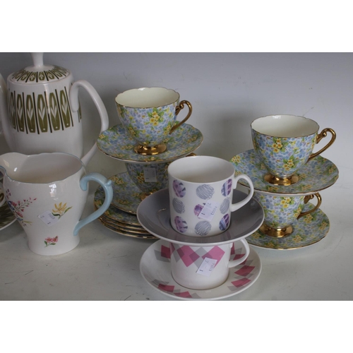 126 - Ceramics - a set of four Shelley Primrose Chintz pattern cups, saucers and side plates; a Shelley Ap... 