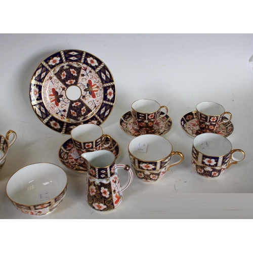 165 - Royal Crown Derby - a 19th century 2451 pattern, 3 soup bowls, jug etc