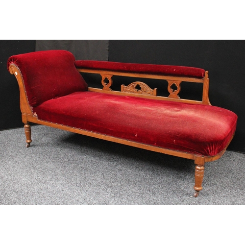 203 - An Arts and Crafts oak drawing room suite, comprising a chaise, four side chairs and a pair of armch... 