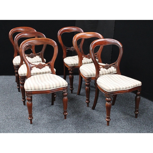 217 - A set of six Victorian style balloon back dining chairs (6)