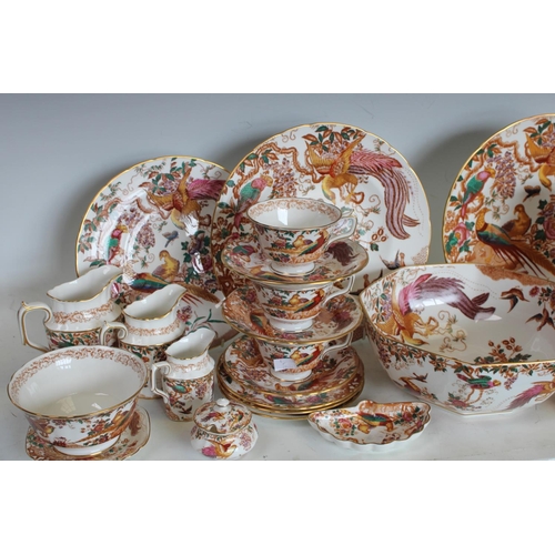 221 - Ceramics - a Royal Crown Derby Olde Avesbury tea service, six cups, saucers, side plates, large teap... 
