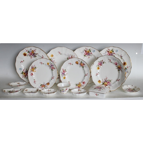 228 - A quantity of Royal Crown Derby Posies, dinner plates, trinket bowls etc