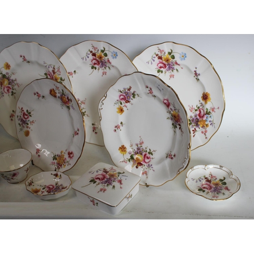 228 - A quantity of Royal Crown Derby Posies, dinner plates, trinket bowls etc