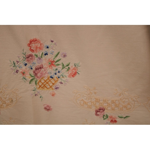 560 - A quantity of table linen embroidered, lace trimmed etc