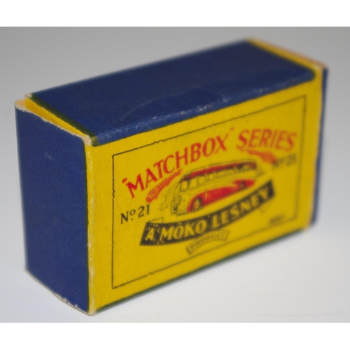 24 - Matchbox Regular Wheels 21a Bedford Duple Luxury Coach ''London to Glasgow'' - green, silver trim, m... 