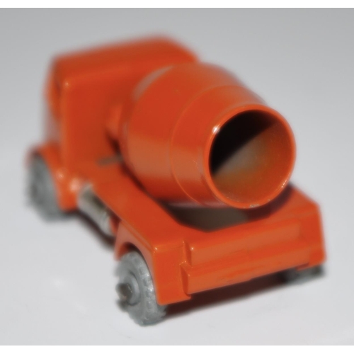 29 - Matchbox Regular Wheels 26a ERF Cement Mixer - orange including barrel, silver trim, metal wheels wi... 