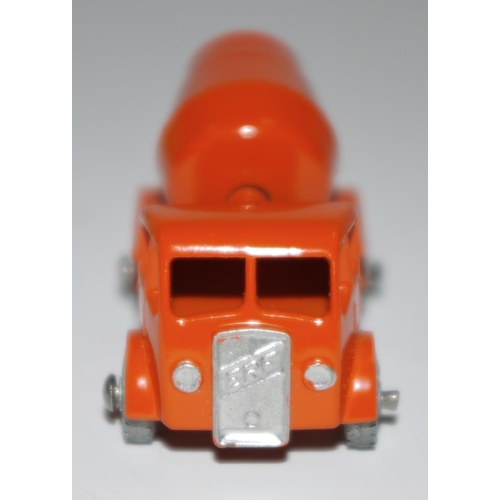 29 - Matchbox Regular Wheels 26a ERF Cement Mixer - orange including barrel, silver trim, metal wheels wi... 