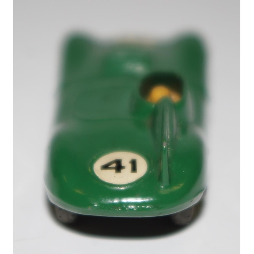 40 - Matchbox Regular Wheels No.41a Jaguar D Type - Stannard Code 4 - dark green body with racing number ... 