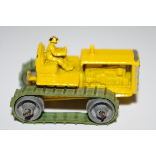 7 - Matchbox Regular Wheels 8 Caterpillar Tractor - Stannard Code 8 - yellow body, type A base without m... 