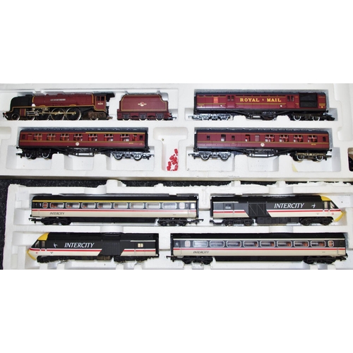 93 - Hornby R758 Night Mail set Coronation Class 8P Locomotive - City Of Nottingham 46251, B.R. Maroon; B... 