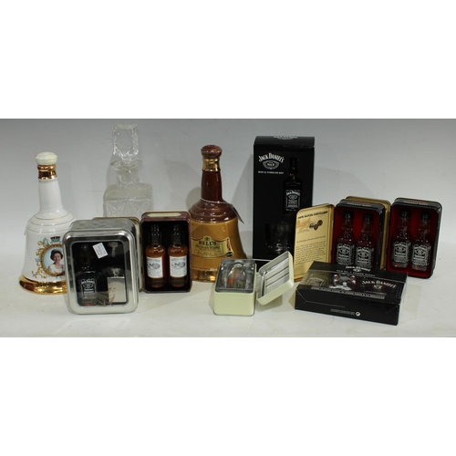 181 - Whisky - two royal commemorative Bell's Whisky Wade bells, each complete with contents, 40%, 75cl, (... 