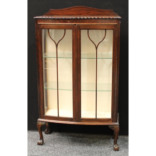 277 - An early 20th century oak display cabinet, c.1920