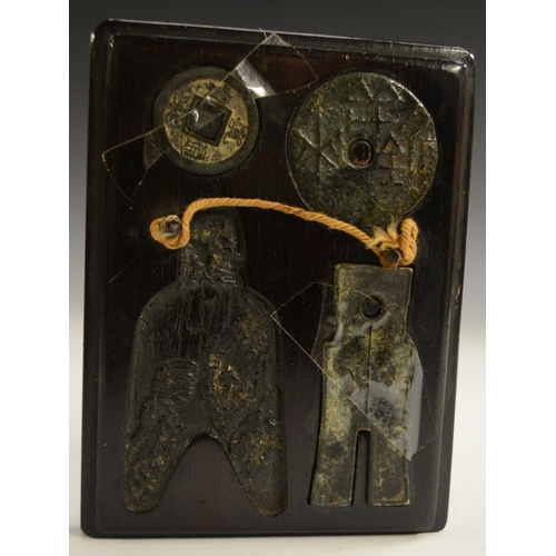 3101 - A Japanese bronze-mounted hardwood plaque, the front inset with a figural relief of an official, the... 