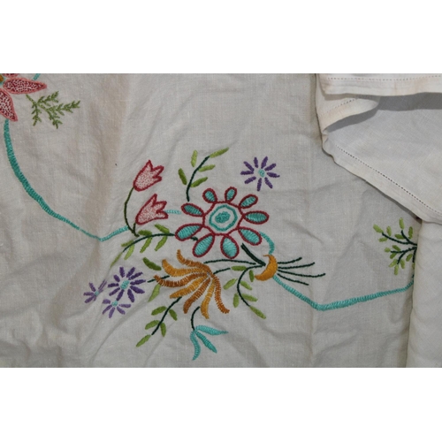 492 - Textiles - hand embroidered floral and lace edged linen tablecloths