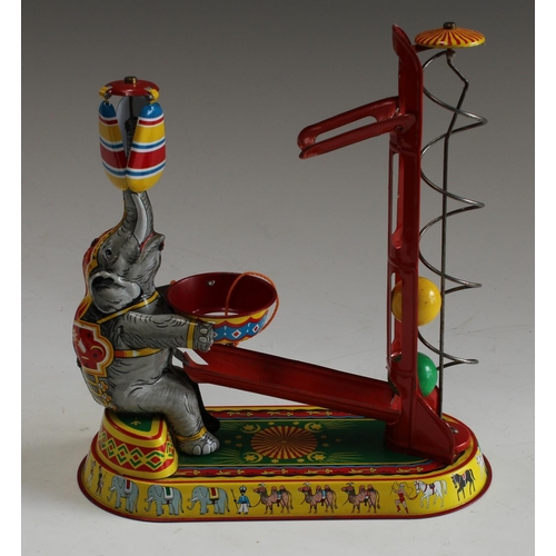 5050 - Toys and Juvenalia - a late 20th century German tin plate mechanical clockwork performing circus ele... 