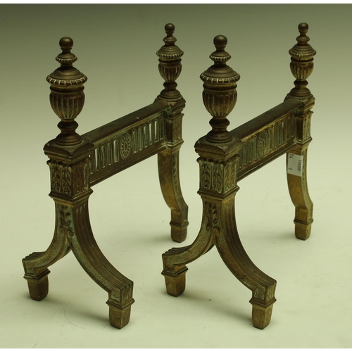 5301 - A pair of early 20th century andirons, urn finials, 18cm wide