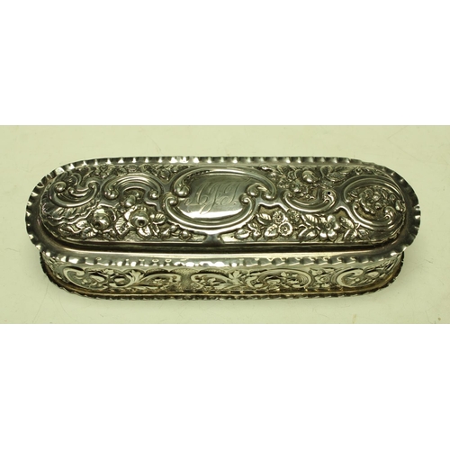 5704 - A Victorian silver dressing table box with hinged cover, London 1895, 18.5cm long, 176g