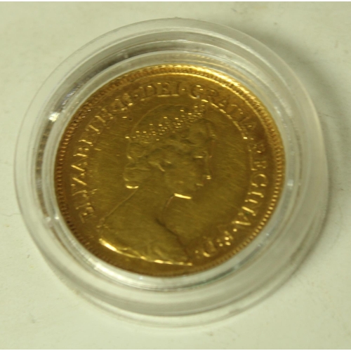 5707 - A gold half sovereign, 1982