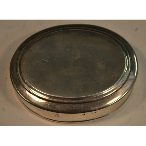 679 - A George II silver oval tobacco box, raised push-fitting cover, 10cm wide, Edward Cornock, London 17... 