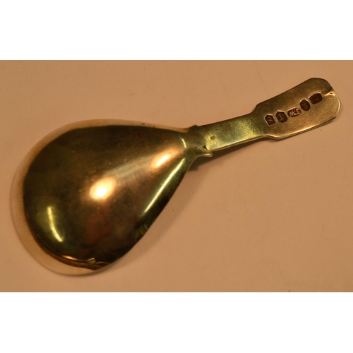 692 - A George III silver caddy spoon, canted rectangular terminal, reeded border, 8.5cm long, Joseph Will... 