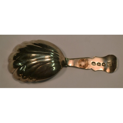 693 - A George III silver caddy spoon, shell shaped bowl, shaped stem, 9cm long, Thomas Robinson II & S Ha... 