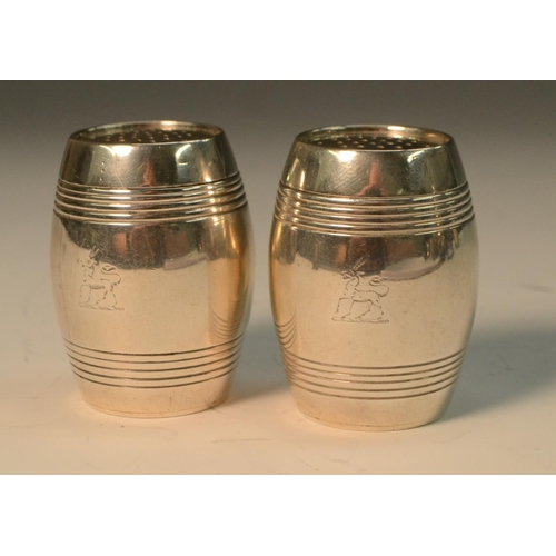 772 - A pair of Victorian silver novelty peppers, as barrels, screw-fitting covers, 5.5cm high, Walter & J... 