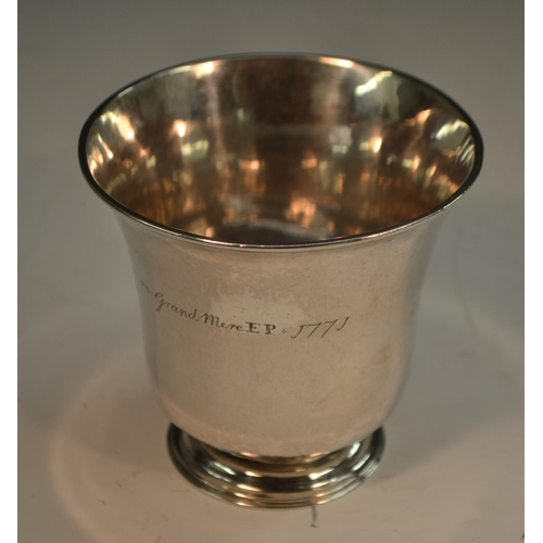 835 - An 18th century Channel Islands silver flared cylindrical beaker, circular foot, 8.5cm high, inscrib... 