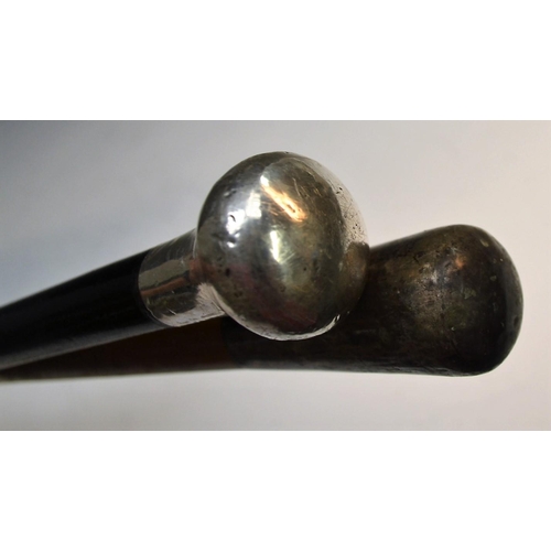 1241 - A George V silver mounted gentleman's walking cane, domed pommel, ebonised shaft, 92cm long, London ... 