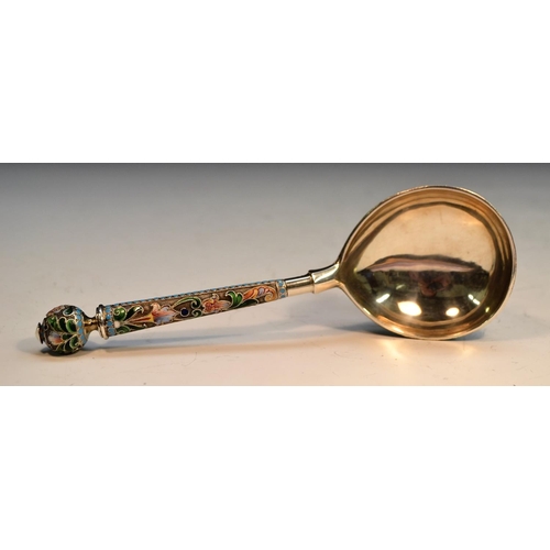 735 - A large Russian silver and cloisonne enamel spoon, decorated in polychrome with flowers and scrollin... 