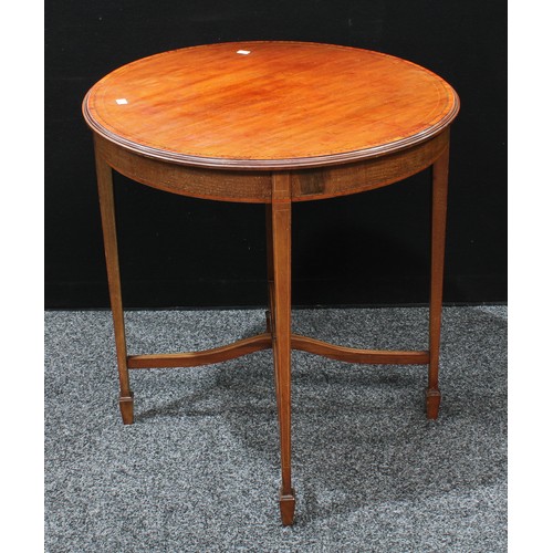 84 - An Edwardian satinwood crossbanded mahogany centre table, c.1905