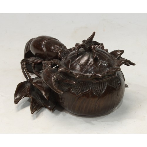 142 - A bronze lobster inkwell, hinged cover, 15cm wide