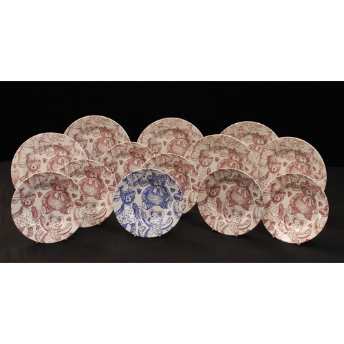 164 - A set of Copeland and Garrett Spode plates, printed with teddy bears, printed marks (13)