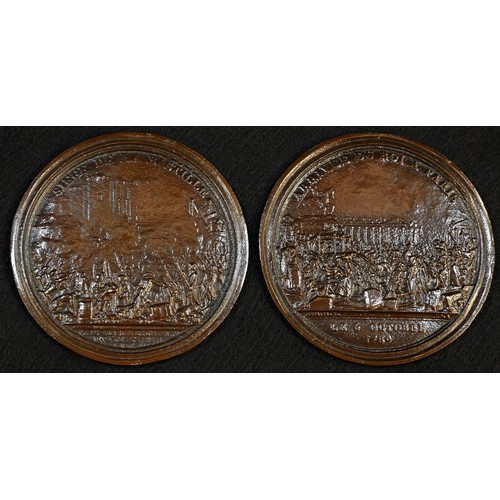 5120 - A French bronze-patinated medallion, relating to the French Revolution, Le 6 October 1789, 8.5cm dia... 