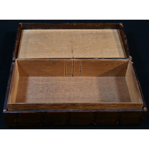 5328 - An early 20th century crocodile skin rectangular gentleman's cigar box, hinged cover applied with a ... 