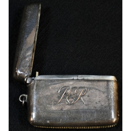 5363 - An Edwardian silver double-size rounded rectangular vesta case, hinged cover, striker to base, 6cm w... 