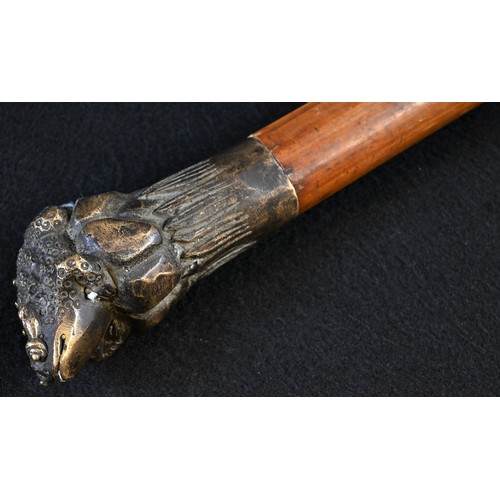 5513 - A novelty walking cane, the pommel as a toad, 98cm long