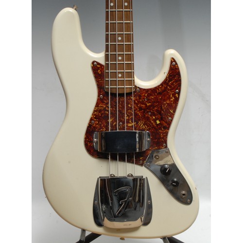 5285E - A Fender Jazz electric bass guitar, made in Korea,  serial no. E1047713, Olympic White gloss finish ... 