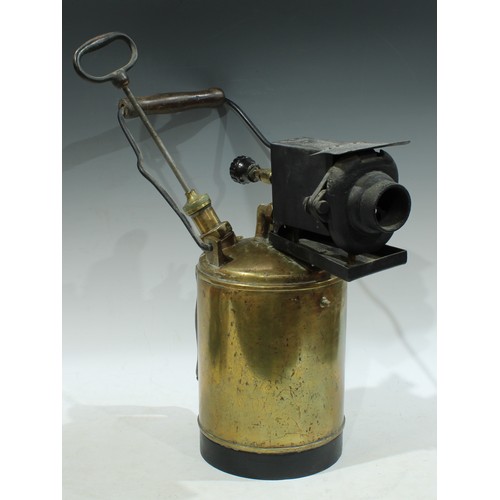 88 - A large brass blow torch, Bladon, Birmingham, early 20th century, 49cm high