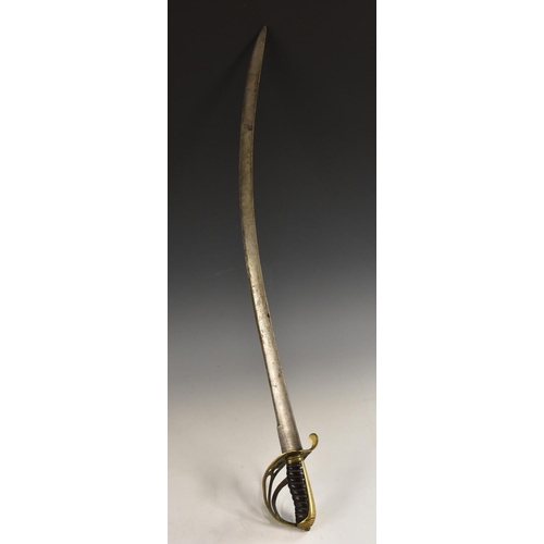 3270 - India - a Raj period Indian officer's sword, based on the British 1822 pattern  but with plain tulwa... 