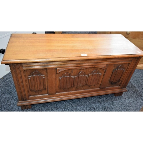 99 - An oak blanket chest