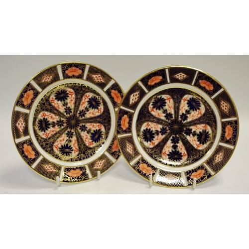 26 - A pair of Royal Crown Derby 1128 pattern side plates